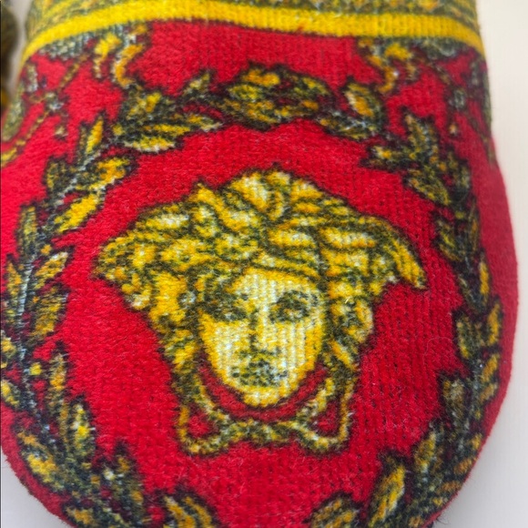 Versace Baroque Slippers in red with the signature Medusa head motif NWT, sm - Picture 5 of 11